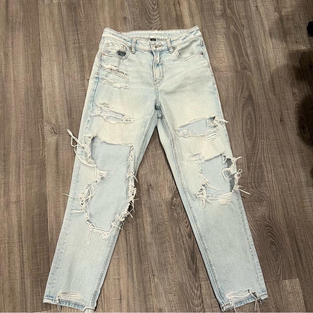 American Eagle distressed jeans